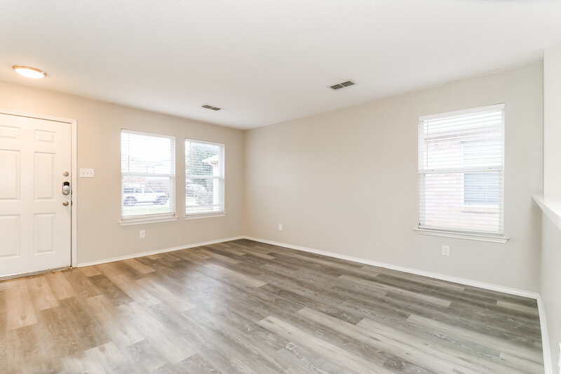 2,060/Mo, 7933 Meadow View Tr Fort Worth, TX 76120 Living Room View