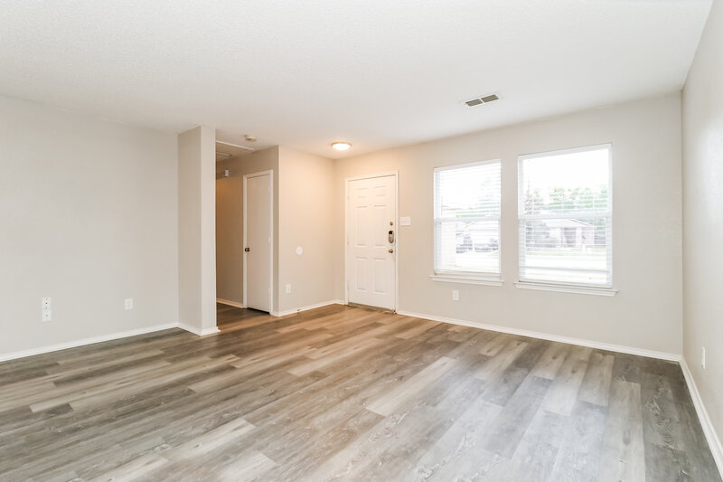 2,060/Mo, 7933 Meadow View Tr Fort Worth, TX 76120 Living Room View 3