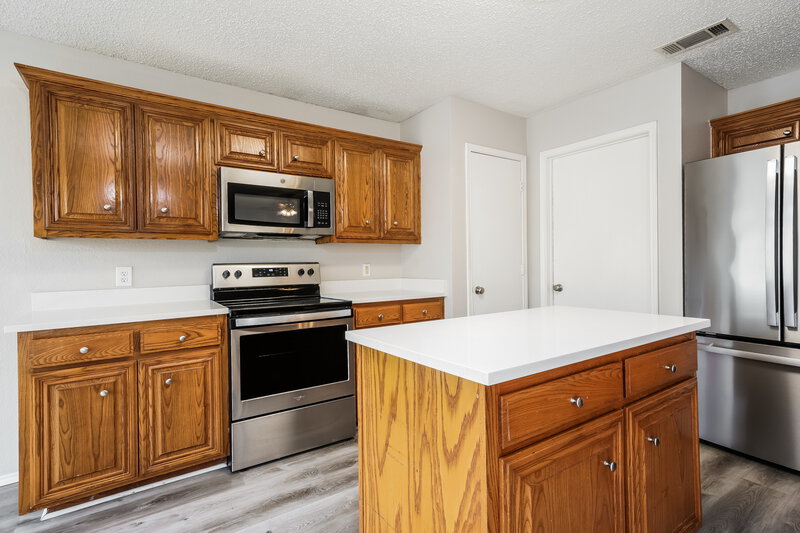 2,370/Mo, 3613 Princess Victoria Ct Fort Worth, TX 76137 Kitchen View