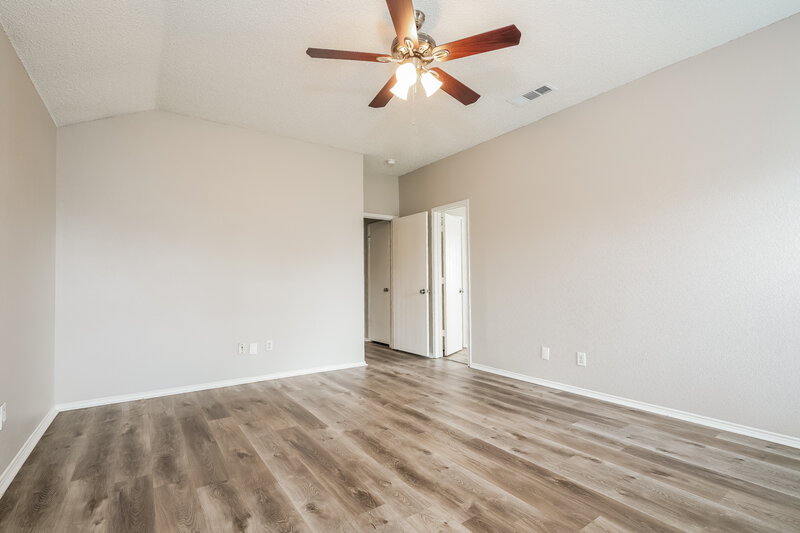 2,370/Mo, 3613 Princess Victoria Ct Fort Worth, TX 76137 Main Bedroom View 2