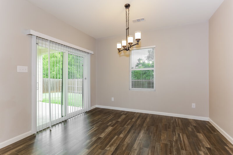 0/Mo, 429 Waterline Dr Crowley, TX 76036 Dining Room View