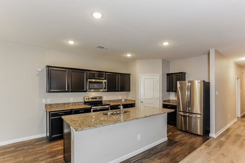 0/Mo, 429 Waterline Dr Crowley, TX 76036 Kitchen View
