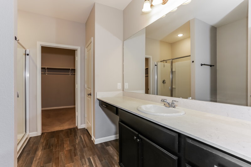 0/Mo, 429 Waterline Dr Crowley, TX 76036 Main Bathroom View