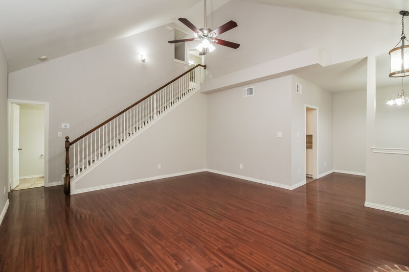 2,700/Mo, 1401 Bregenz Ln Lewisville, TX 75067 Living Room View 2
