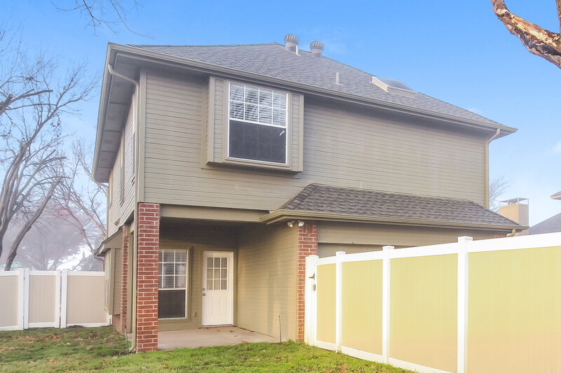 2,700/Mo, 1401 Bregenz Ln Lewisville, TX 75067 Rear View