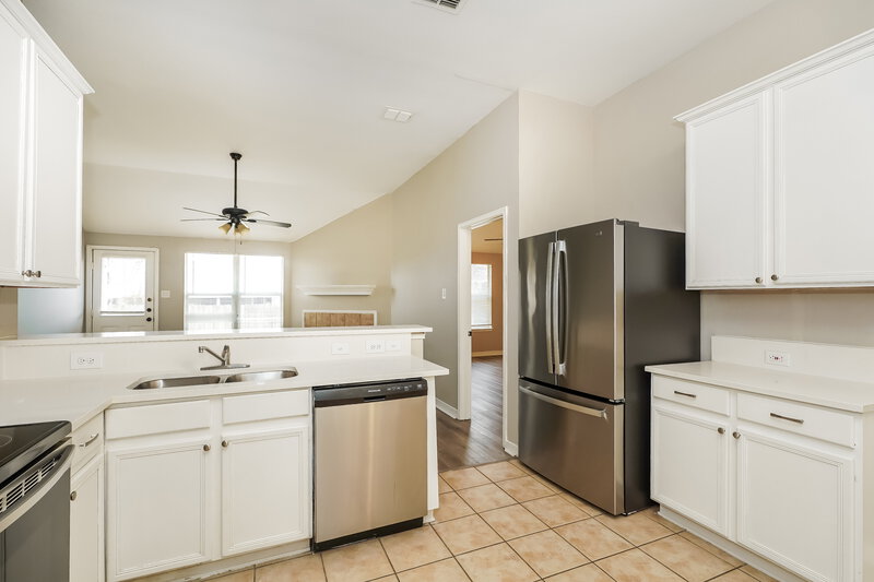 1,965/Mo, 1401 Carrigan Ln Denton, TX 76207 Kitchen View