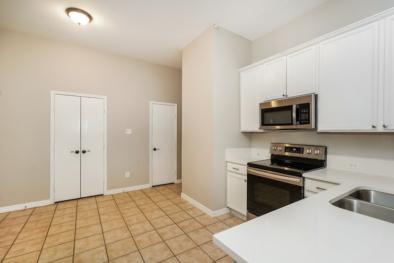 1,965/Mo, 1401 Carrigan Ln Denton, TX 76207 Kitchen View 3