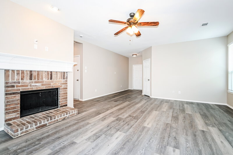 2,120/Mo, 6005 Deck House Rd Fort Worth, TX 76179 Living Room View 3