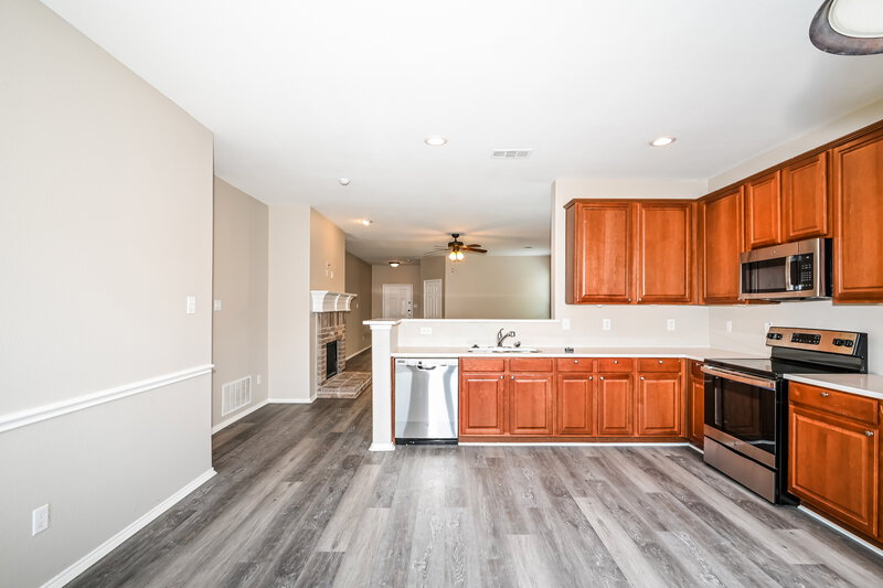 2,120/Mo, 6005 Deck House Rd Fort Worth, TX 76179 Kitchen View