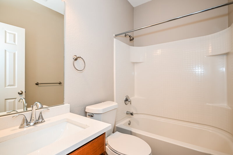 2,120/Mo, 6005 Deck House Rd Fort Worth, TX 76179 Bathroom View