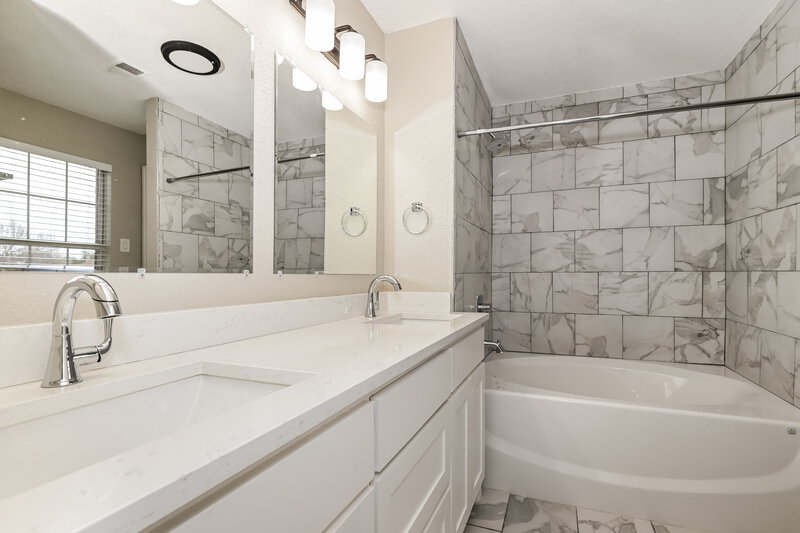 2,435/Mo, 1506 Rancho Dr Mesquite, TX 75149 Main Bathroom View