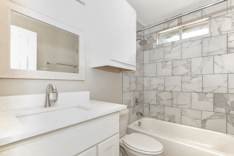 2,435/Mo, 1506 Rancho Dr Mesquite, TX 75149 Bathroom View
