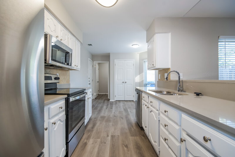 2,505/Mo, 9413 Willard St Rowlett, TX 75088 Kitchen View