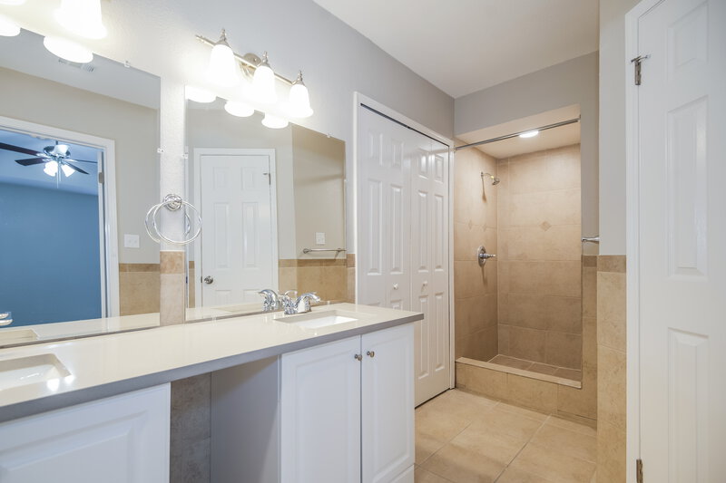 2,505/Mo, 9413 Willard St Rowlett, TX 75088 Main Bathroom View 2