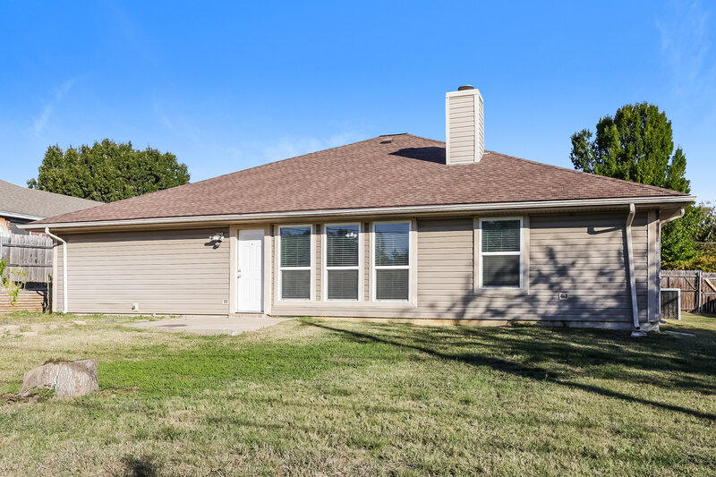 1,925/Mo, 6601 Basswood Dr Fort Worth, TX 76135 Rear View