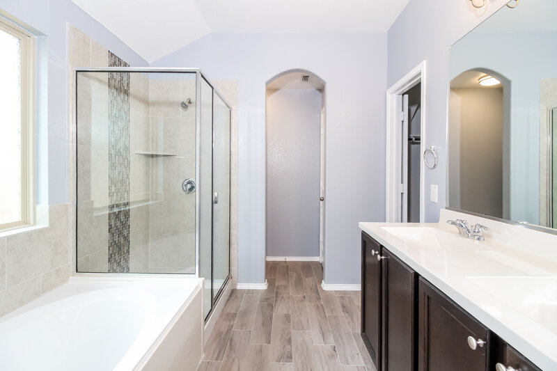 3,070/Mo, 6825 Waterhill Ln Fort Worth, TX 76179 Main Bathroom View