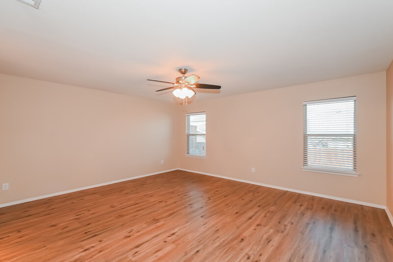 2,585/Mo, 503 Tunnel St Cedar Hill, TX 75104 Main Bedroom View