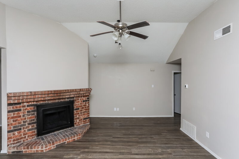 2,740/Mo, 1320 Wheatfield Dr Mesquite, TX 75149 Living Room View