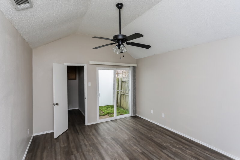 2,740/Mo, 1320 Wheatfield Dr Mesquite, TX 75149 Main Bedroom View