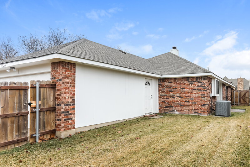 2,740/Mo, 1320 Wheatfield Dr Mesquite, TX 75149 Rear View