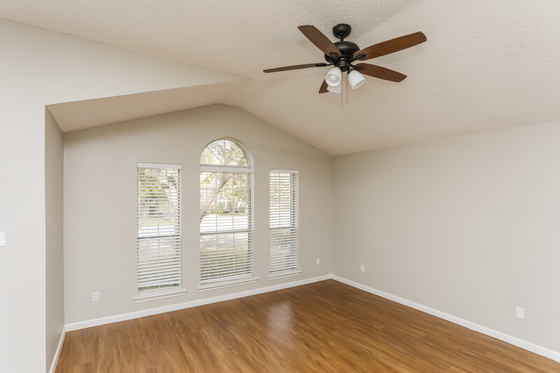 2,110/Mo, 528 Blue Haze Dr Fort Worth, TX 76108 Living Room View