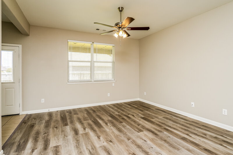 2,440/Mo, 2801 Silver Sage Dr Denton, TX 76209 Living Room View