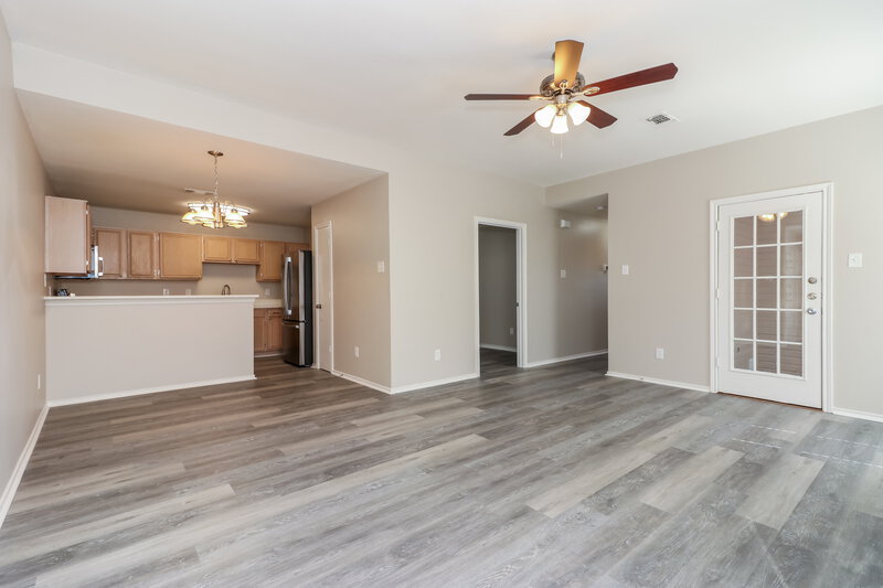 2,070/Mo, 616 Alabaster Pl Cedar Hill, TX 75104 Living Room View 2