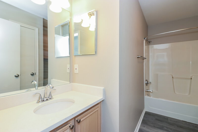2,070/Mo, 616 Alabaster Pl Cedar Hill, TX 75104 Bathroom View