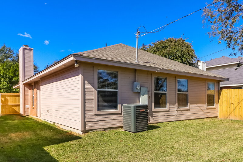 2,070/Mo, 616 Alabaster Pl Cedar Hill, TX 75104 Rear View