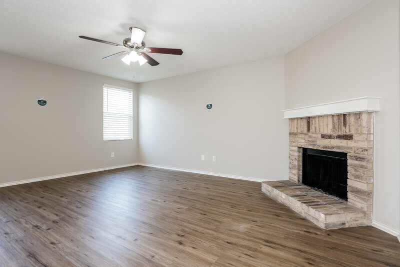 2,295/Mo, 3613 Andalusian Dr Denton, TX 76210 Living Room View
