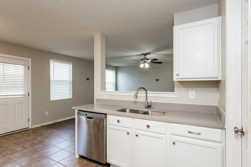 2,295/Mo, 3613 Andalusian Dr Denton, TX 76210 Kitchen View 3