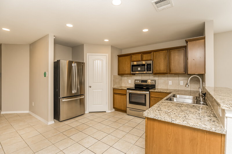 2,160/Mo, 902 Platinum Dr Princeton, TX 75407 Main Bedroom View