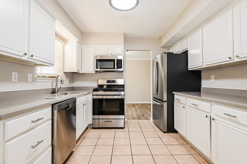 3,180/Mo, 2604 Austin Dr Mesquite, TX 75181 Kitchen View