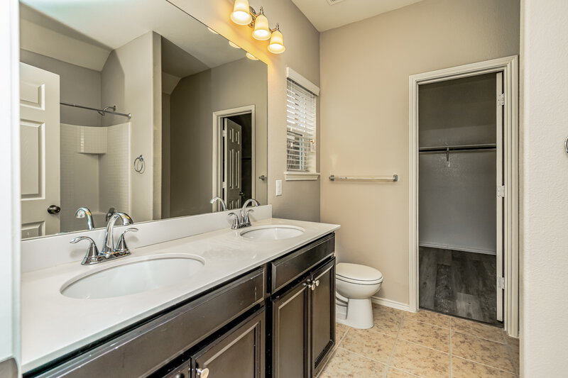 3,050/Mo, 123 Waxberry Dr Fate, TX 75189 Main Bathroom View