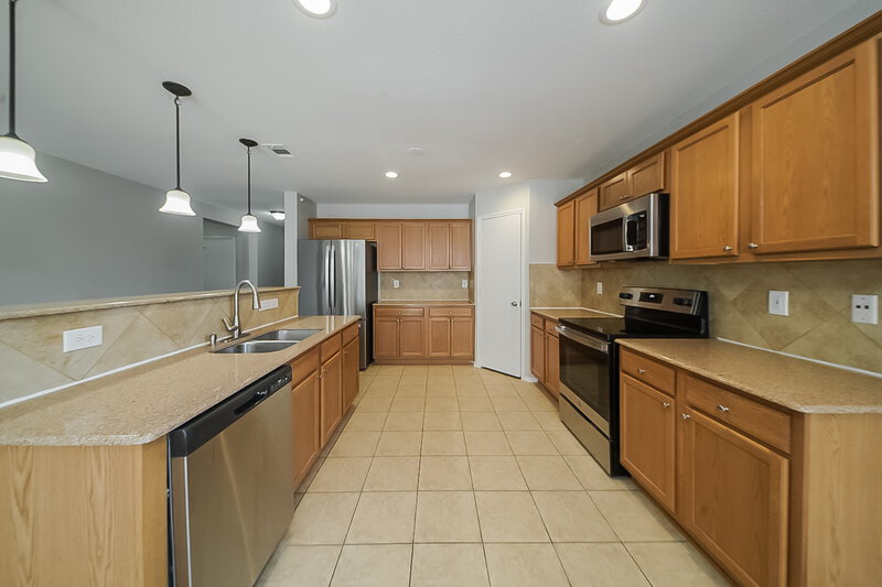 2,415/Mo, 901 Newberry Trail Fort Worth, TX 76120 Kitchen View 2