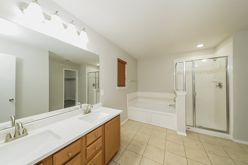 2,415/Mo, 901 Newberry Trail Fort Worth, TX 76120 Bathroom View
