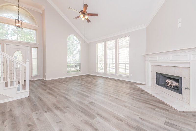 2,250/Mo, 8717 Greenwood Trail Rowlett, TX 75088 Living Room View