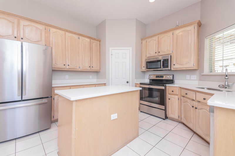 2,250/Mo, 8717 Greenwood Trail Rowlett, TX 75088 Kitchen View 2