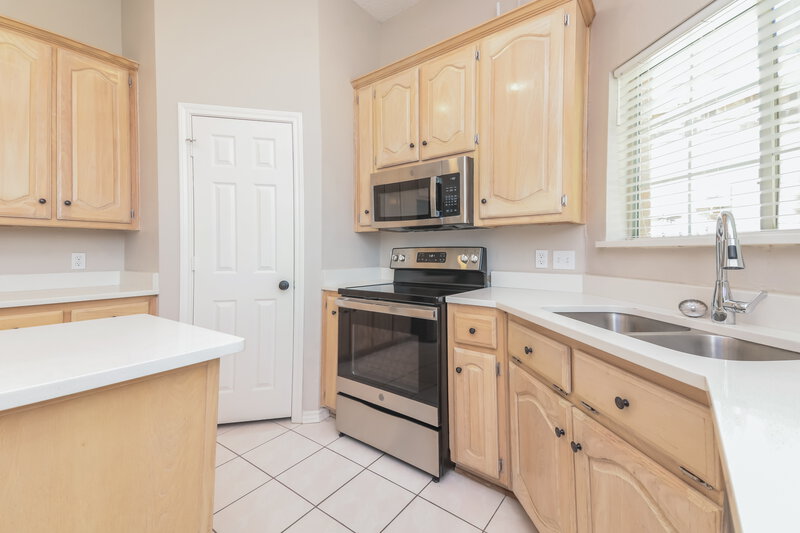 2,250/Mo, 8717 Greenwood Trail Rowlett, TX 75088 Kitchen View 3