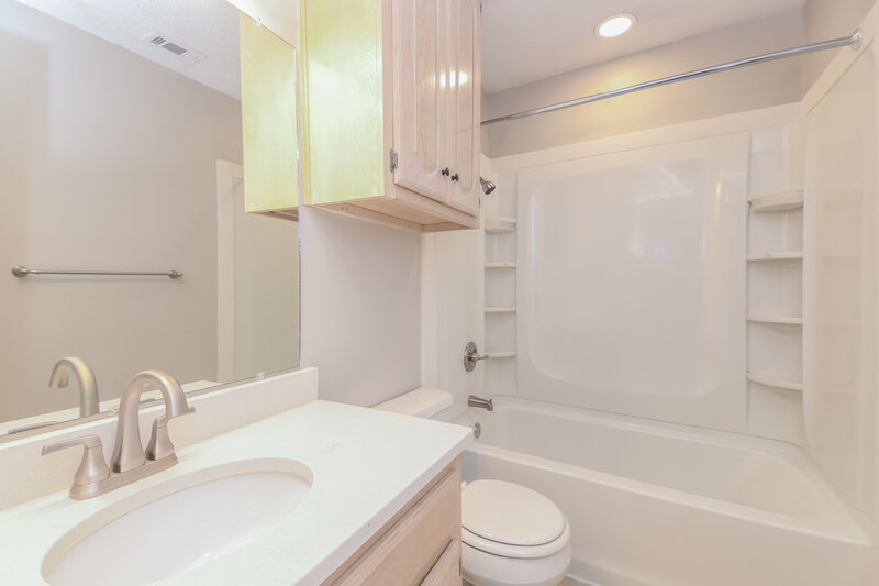 2,250/Mo, 8717 Greenwood Trail Rowlett, TX 75088 Bathroom View