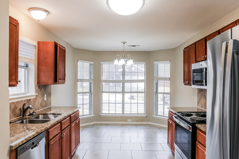 2,425/Mo, 6209 Brookknoll Dr Arlington, TX 76018 Dining Room View
