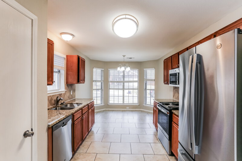 2,425/Mo, 6209 Brookknoll Dr Arlington, TX 76018 Kitchen View