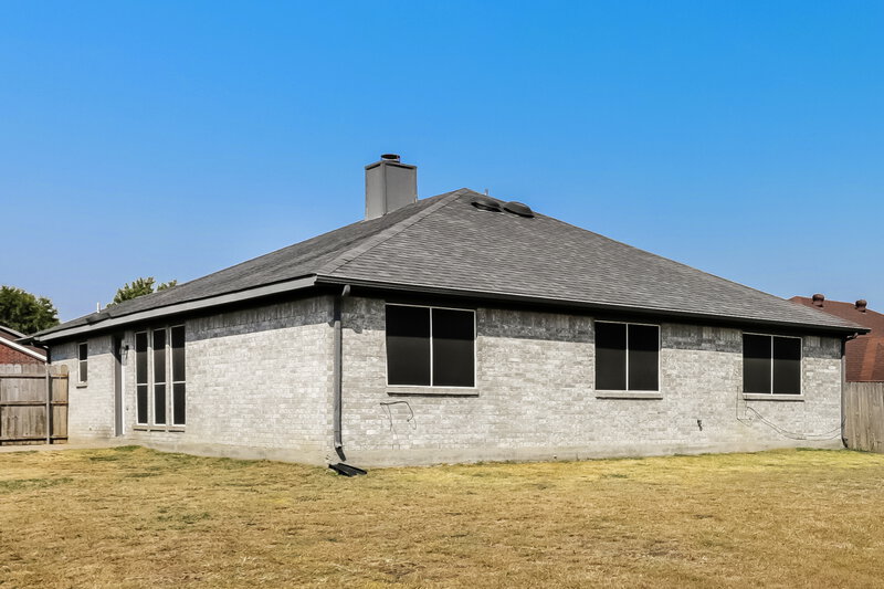 2,425/Mo, 6209 Brookknoll Dr Arlington, TX 76018 Rear View