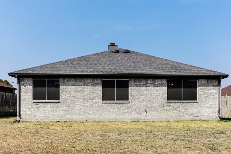 2,425/Mo, 6209 Brookknoll Dr Arlington, TX 76018 Rear View 2
