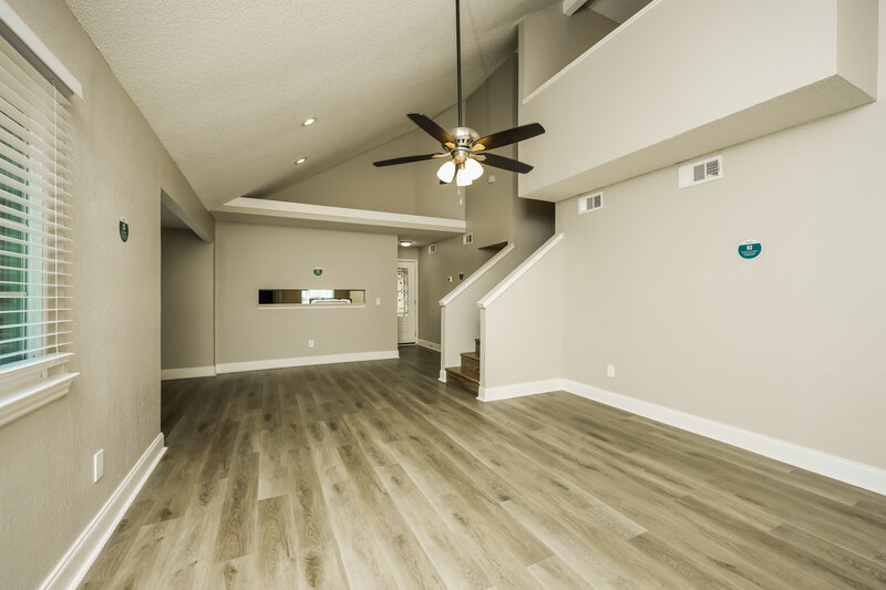 2,760/Mo, 206 W Graham St McKinney, TX 75069 Living Room View 3