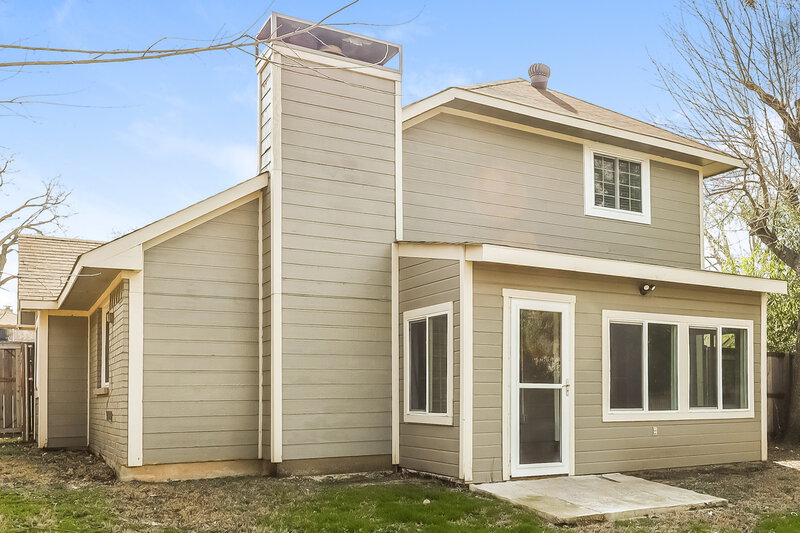 2,760/Mo, 206 W Graham St McKinney, TX 75069 Rear View 2
