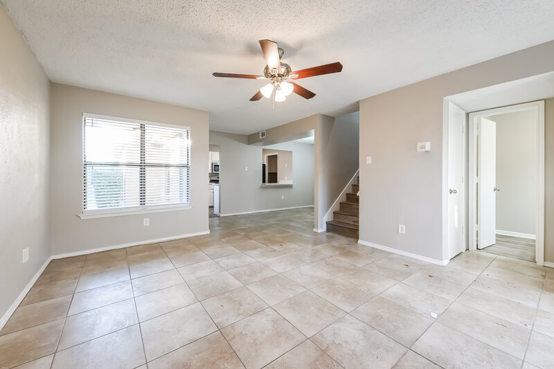 2,005/Mo, 1514 Sunset Village Dr Duncanville, TX 75137 Living Room View