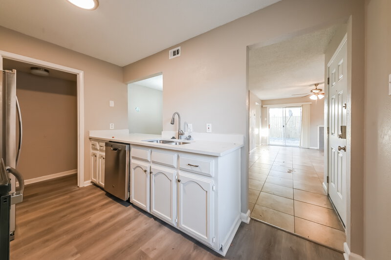2,005/Mo, 1514 Sunset Village Dr Duncanville, TX 75137 Kitchen View