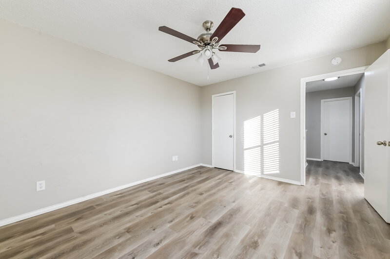 2,005/Mo, 1514 Sunset Village Dr Duncanville, TX 75137 Main Bedroom View 2