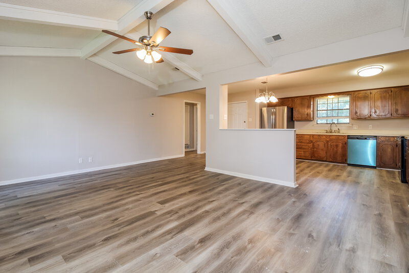 1,975/Mo, 710 W 7th St Justin, TX 76247 Living Room View 3
